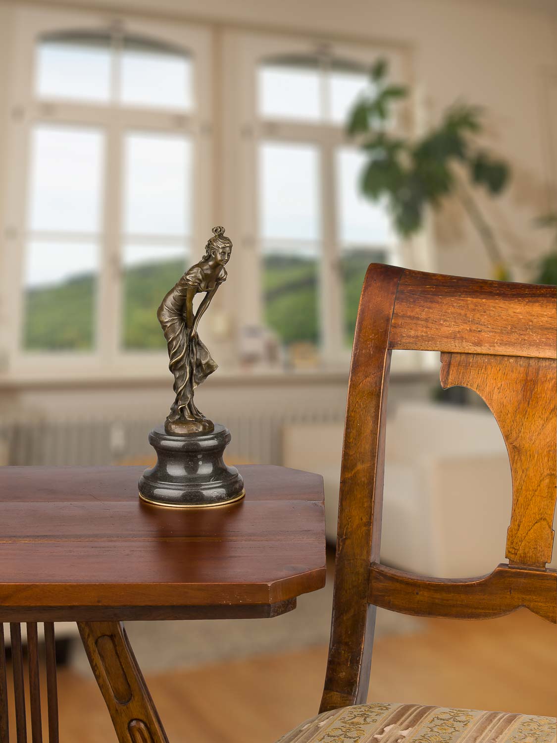 Bronzeskulptur im Antik-Stil Frau Kleid Bronze Figur Statue - 25cm